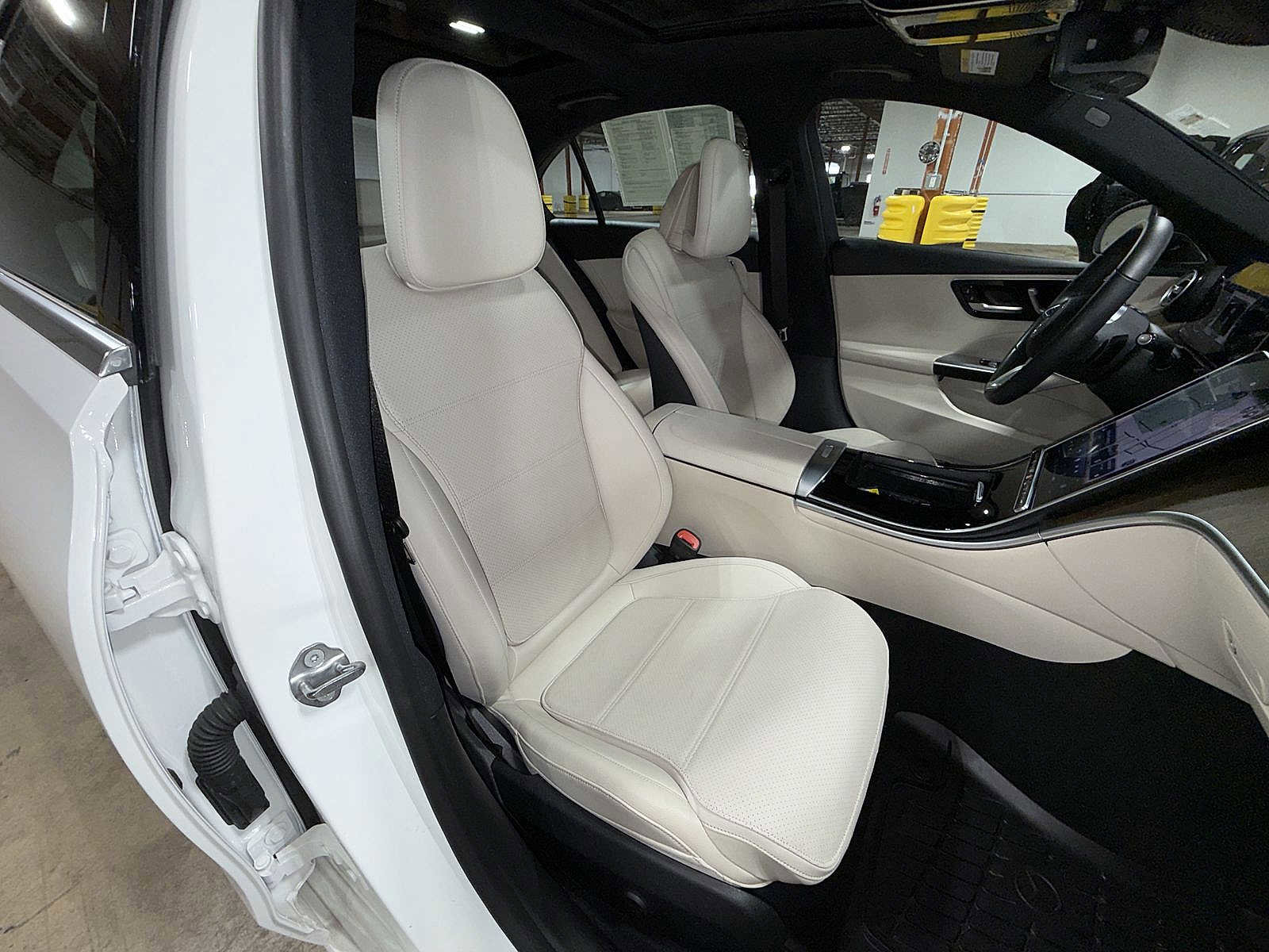 Used 2022 Mercedes-Benz C 300 4MATIC Sedan image 16