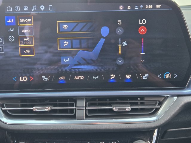 Certified 2024 Chevrolet Equinox EV LT FWD image 12
