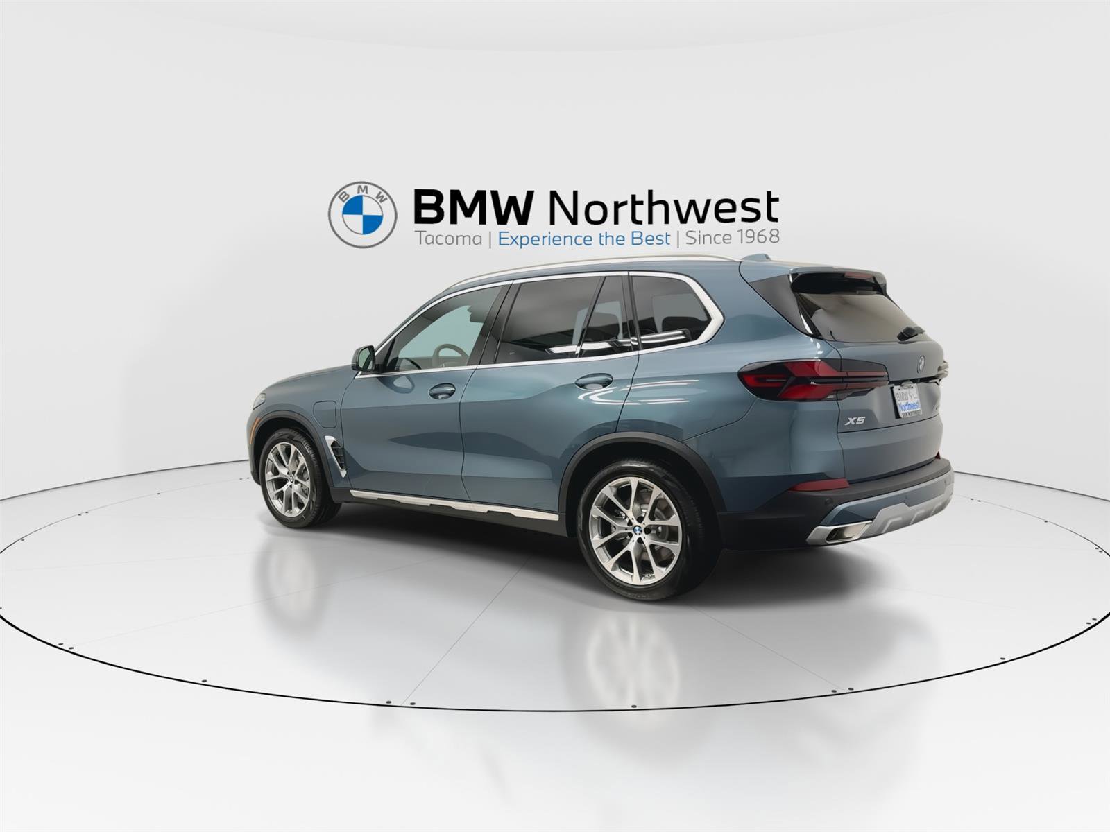 New 2026 BMW X5 xDrive50e w/ Climate Comfort Package image 12