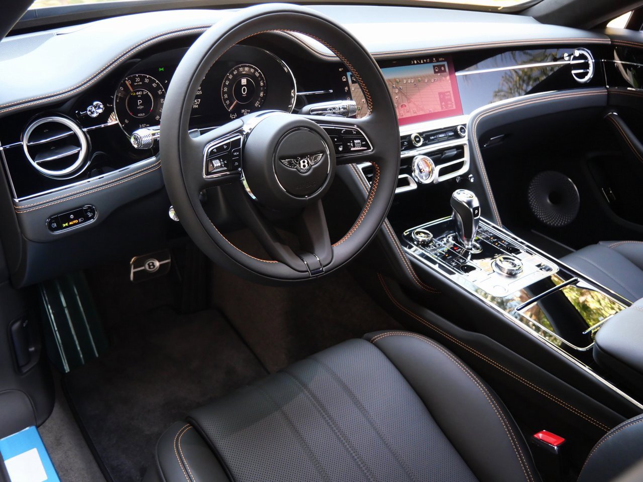 New 2025 Bentley Flying Spur Plug-In Hybrid image 14