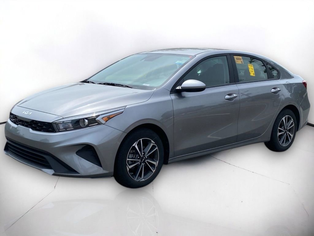 Used 2024 Kia Forte LXS image 2