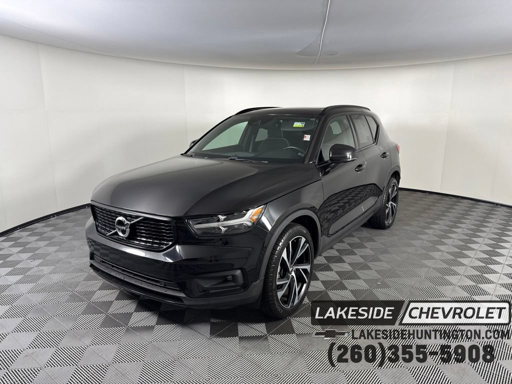 Used 2020 Volvo XC40 T4 R-Design w/ Protection Package Premier