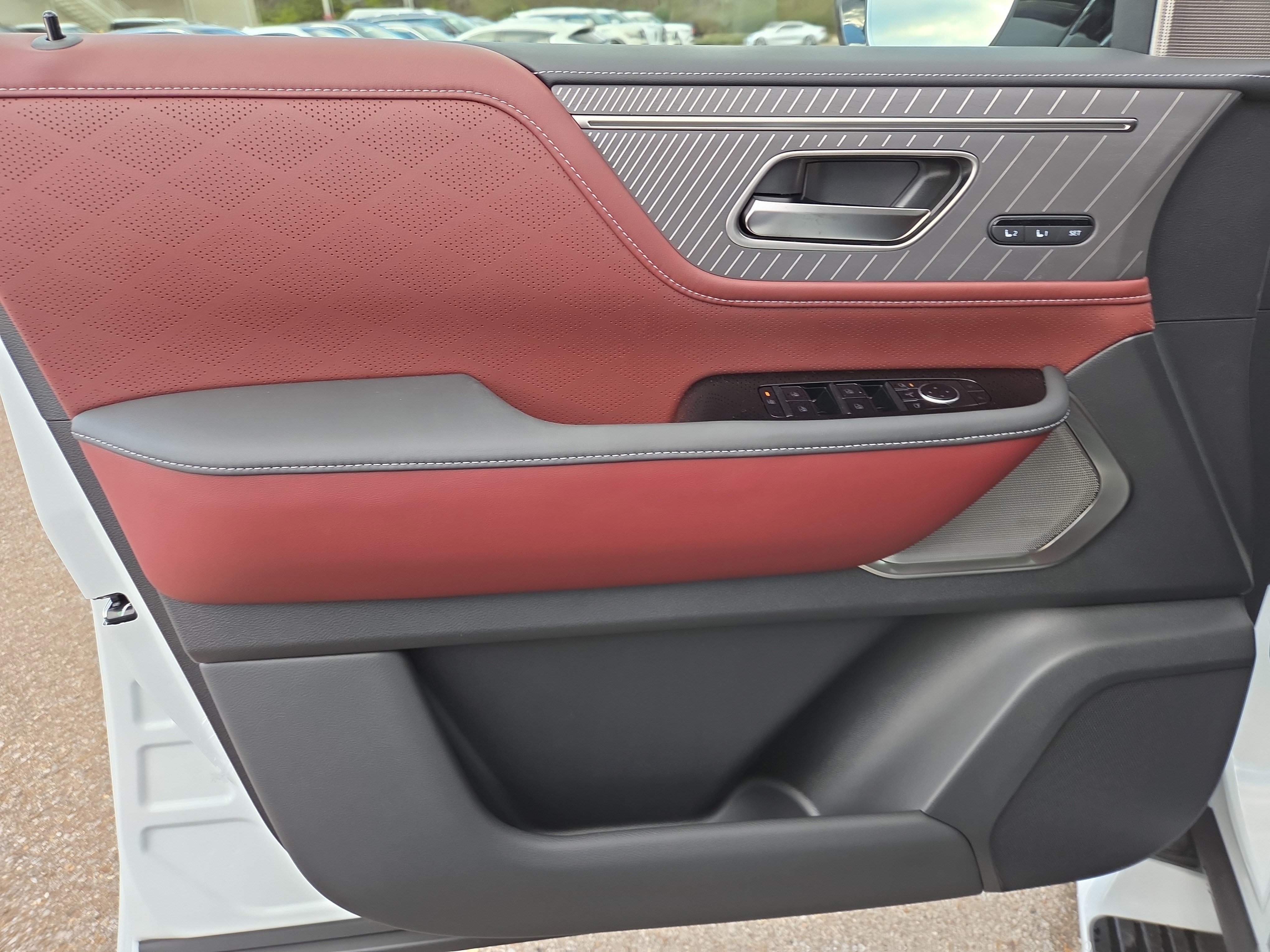 New 2026 INFINITI QX80 Autograph w/ Premium Cargo Package image 5