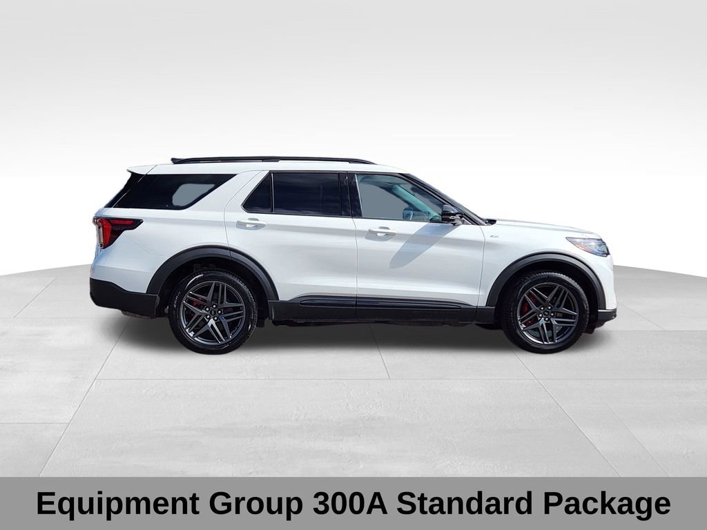 Used 2025 Ford Explorer ST-Line w/ Premium Package AWD/4WD image 3