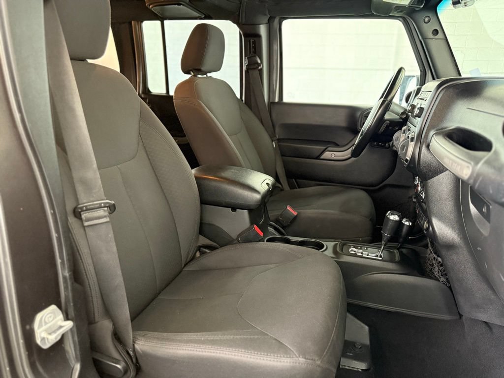 Used 2018 Jeep Wrangler Unlimited Sport S AWD/4WD image 44