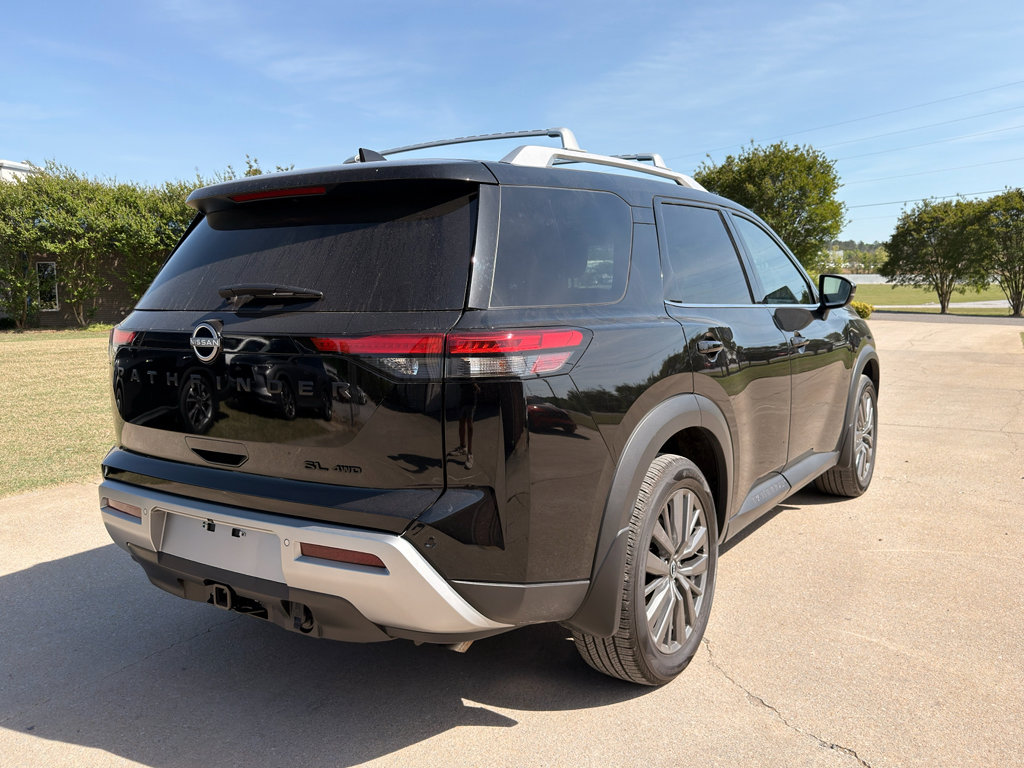 Used 2025 Nissan Pathfinder SL w/ SL Premium Package AWD/4WD image 3