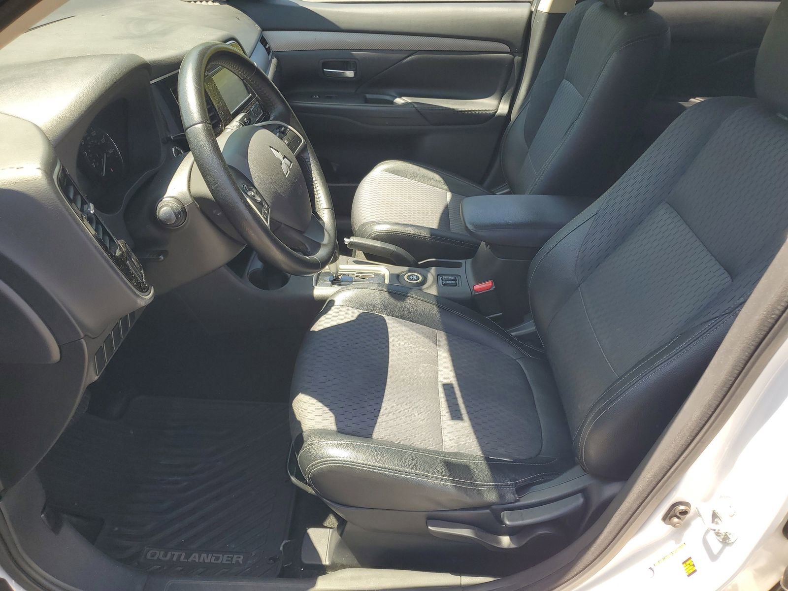 Used 2015 Mitsubishi Outlander SE image 5