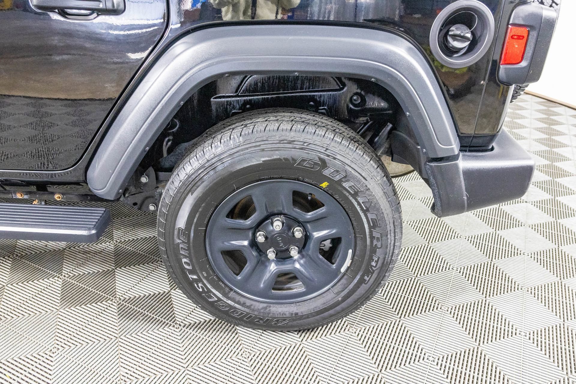Used 2018 Jeep Wrangler Unlimited Sport image 41