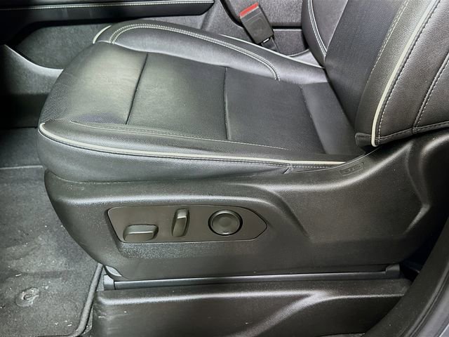 Certified 2022 GMC Yukon SLT w/ SLT Luxury Package image 19