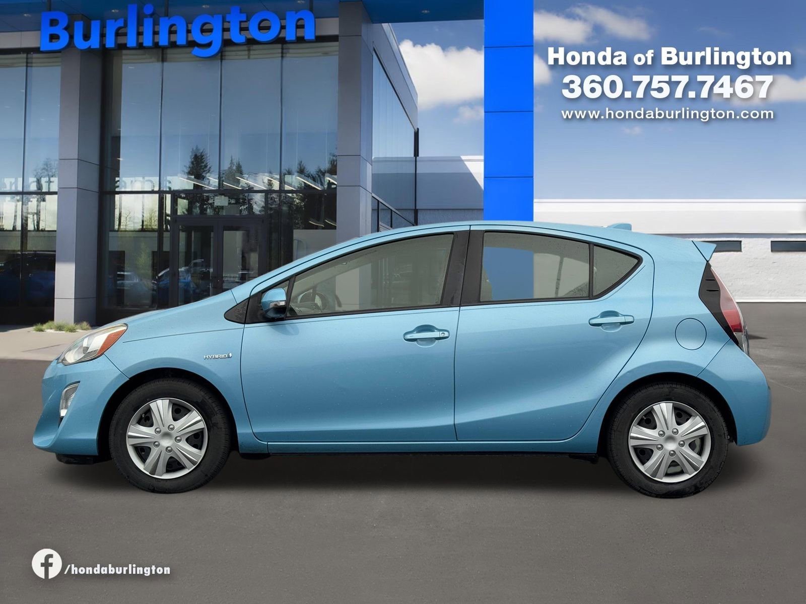 Used 2015 Toyota Prius C Three image 3