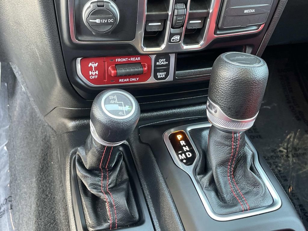 Used 2023 Jeep Gladiator Rubicon w/ LED Lighting Group AWD/4WD image 16