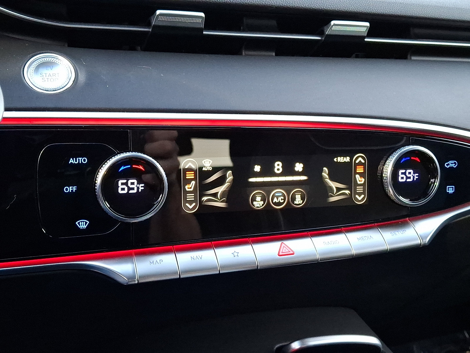 Certified 2023 Genesis Electrified GV70 AWD/4WD image 18