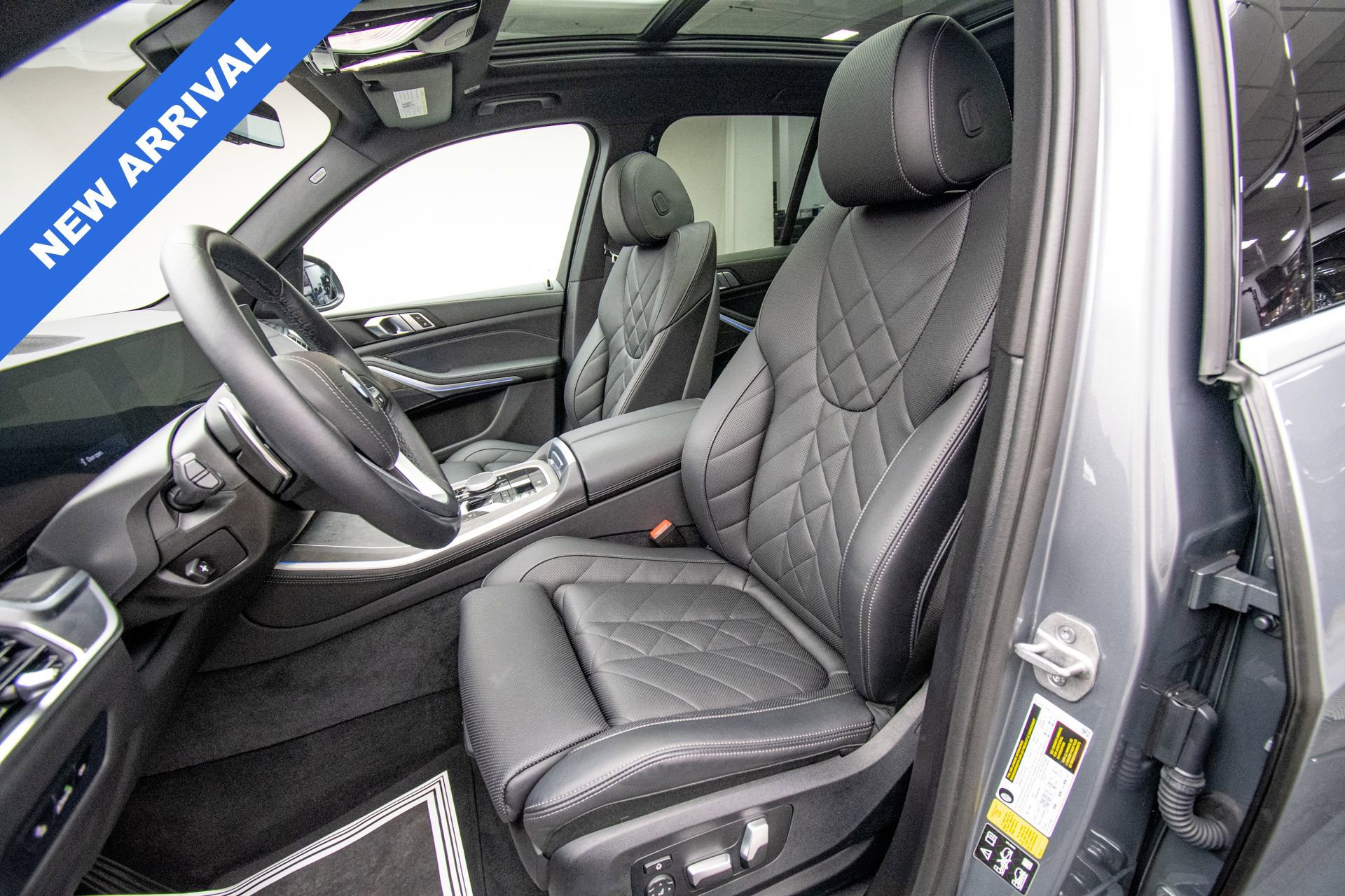 Used 2024 BMW X5 xDrive40i w/ Parking Assistance Package AWD/4WD image 10