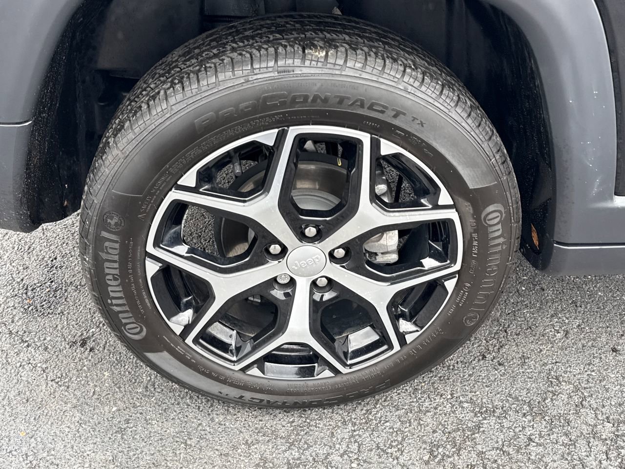 Used 2024 Jeep Compass Limited image 10