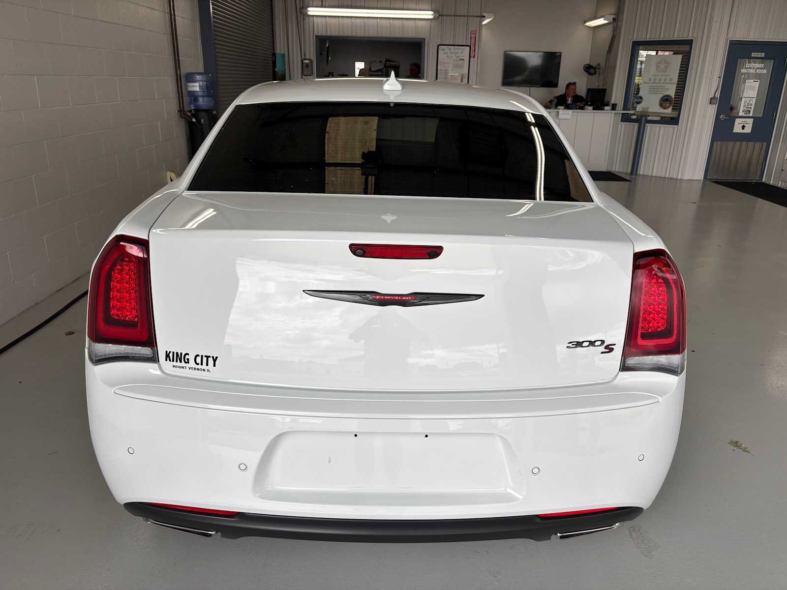 Certified 2021 Chrysler 300 S RWD image 6