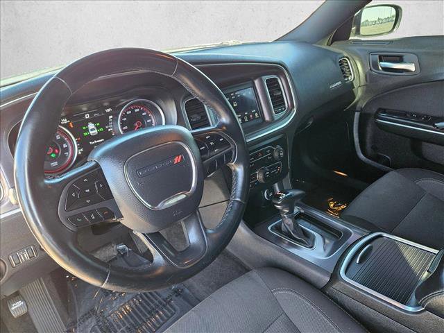 Used 2018 Dodge Charger SXT RWD image 12
