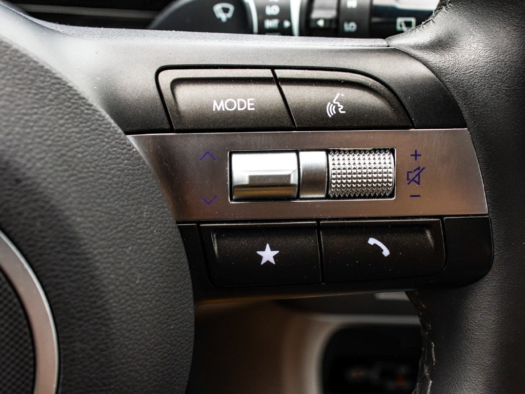 Used 2025 Hyundai Kona SEL AWD/4WD image 27