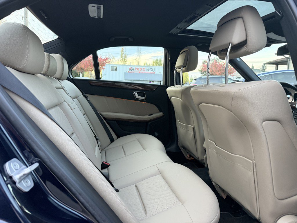 Used 2012 Mercedes-Benz E 350 4MATIC Sedan image 20