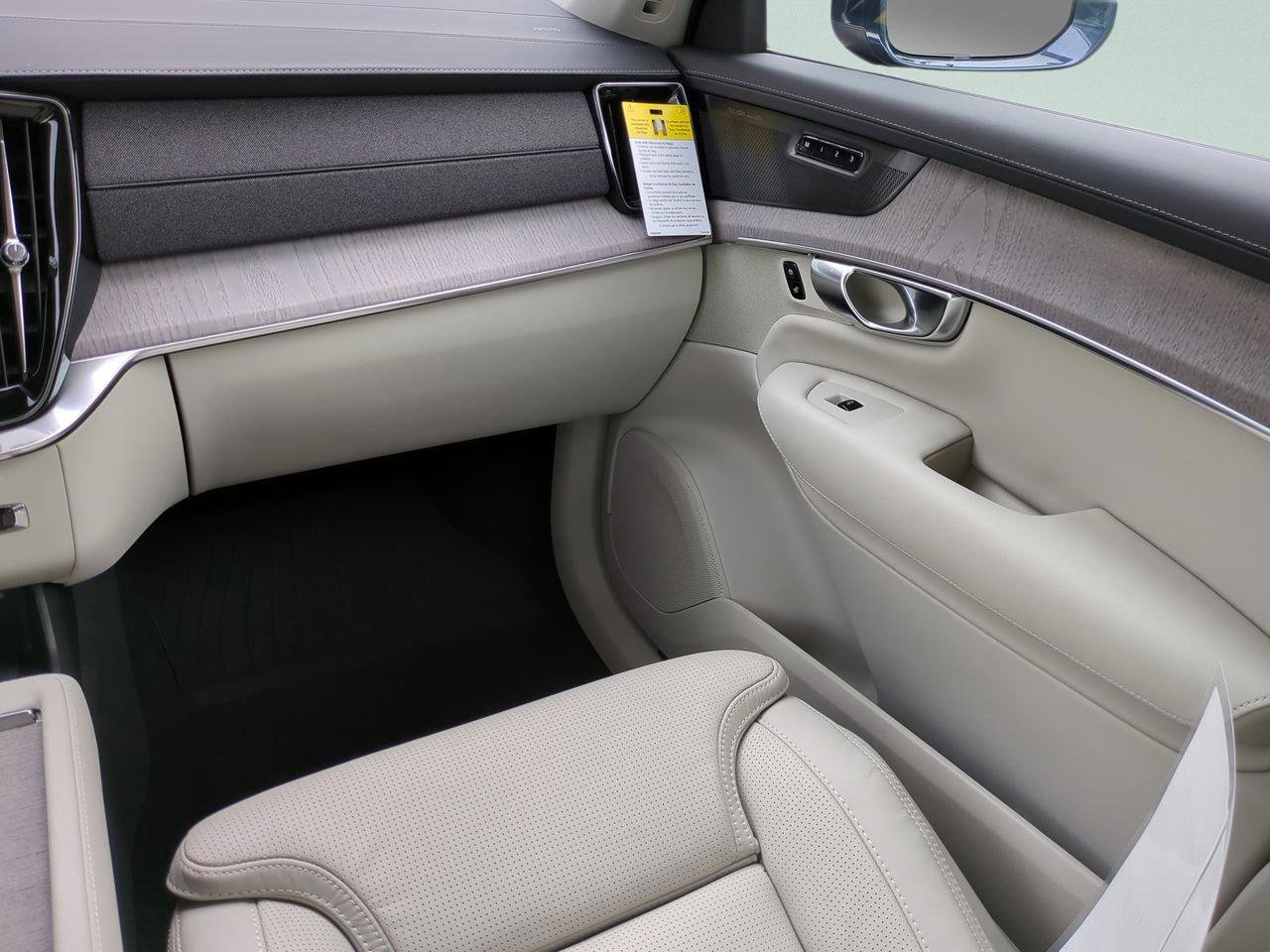 New 2026 Volvo XC90 B6 Ultra w/ Protection Package image 13