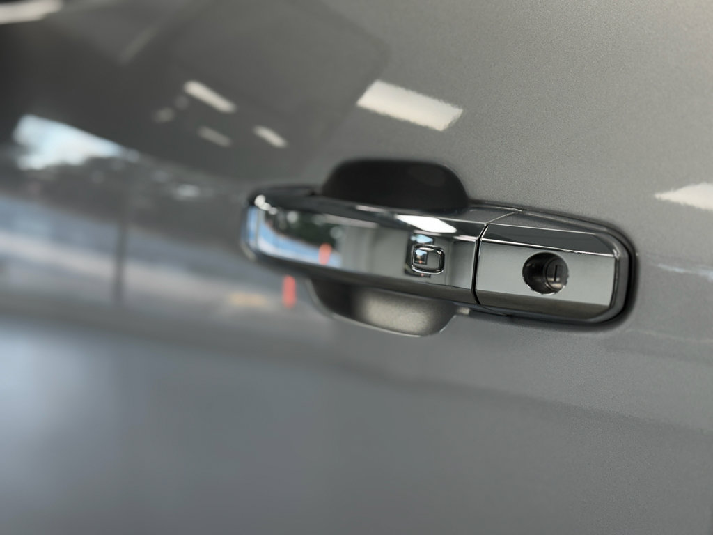 Used 2021 GMC Sierra 3500 Denali w/ Denali Ultimate Package image 14