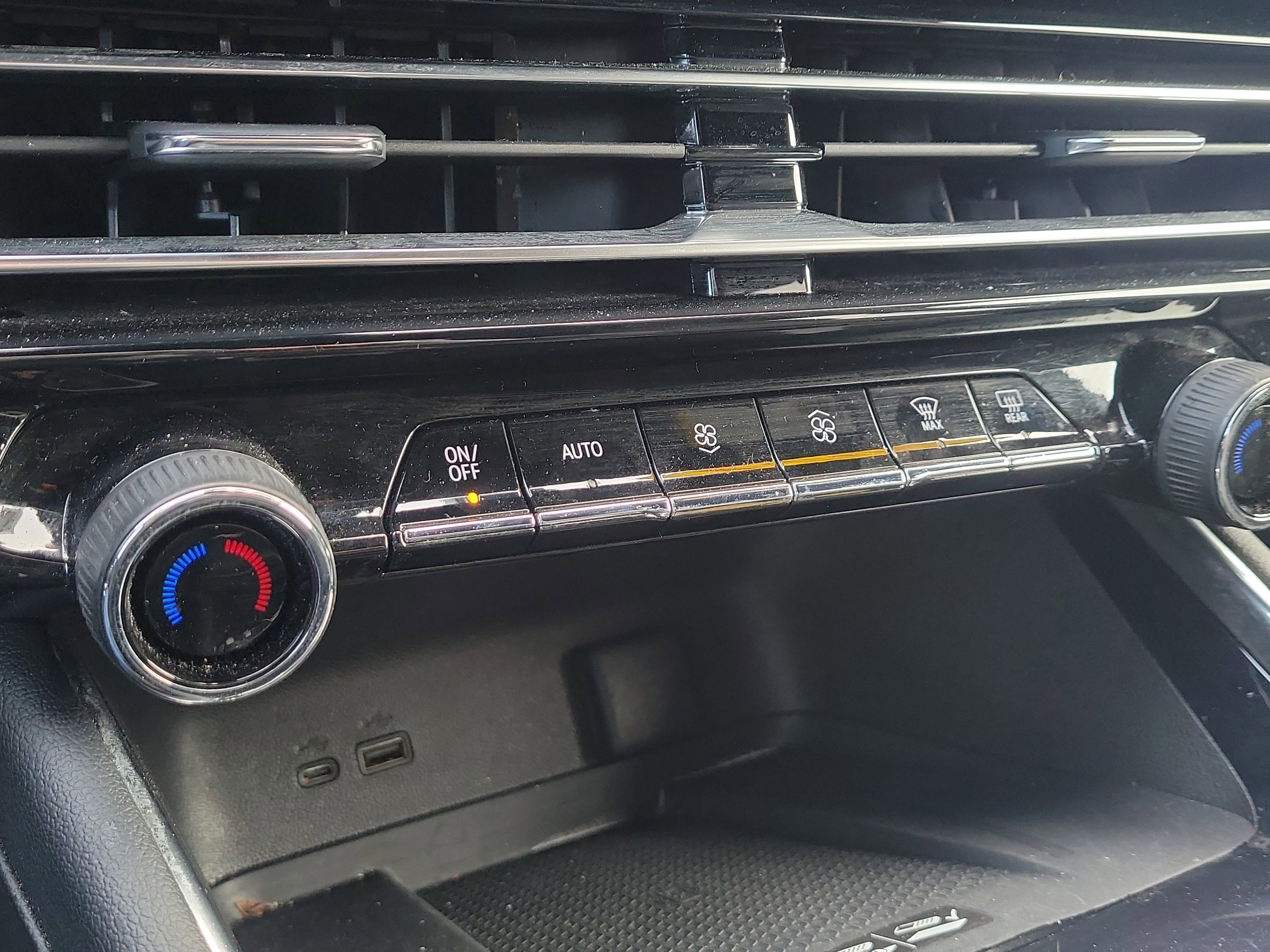 Used 2024 Chevrolet Traverse LT image 30