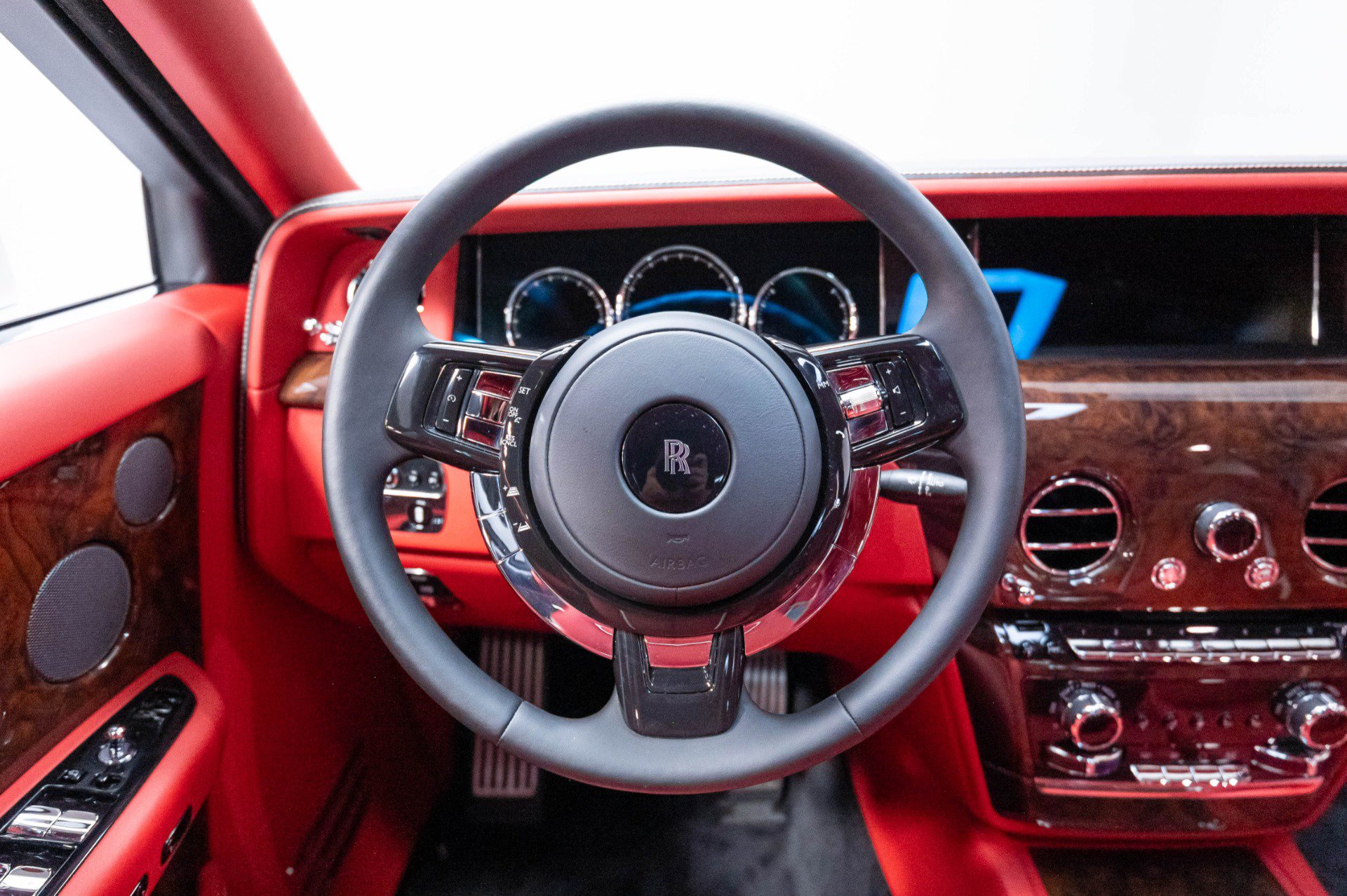 Used 2019 Rolls-Royce Phantom Sedan RWD image 37