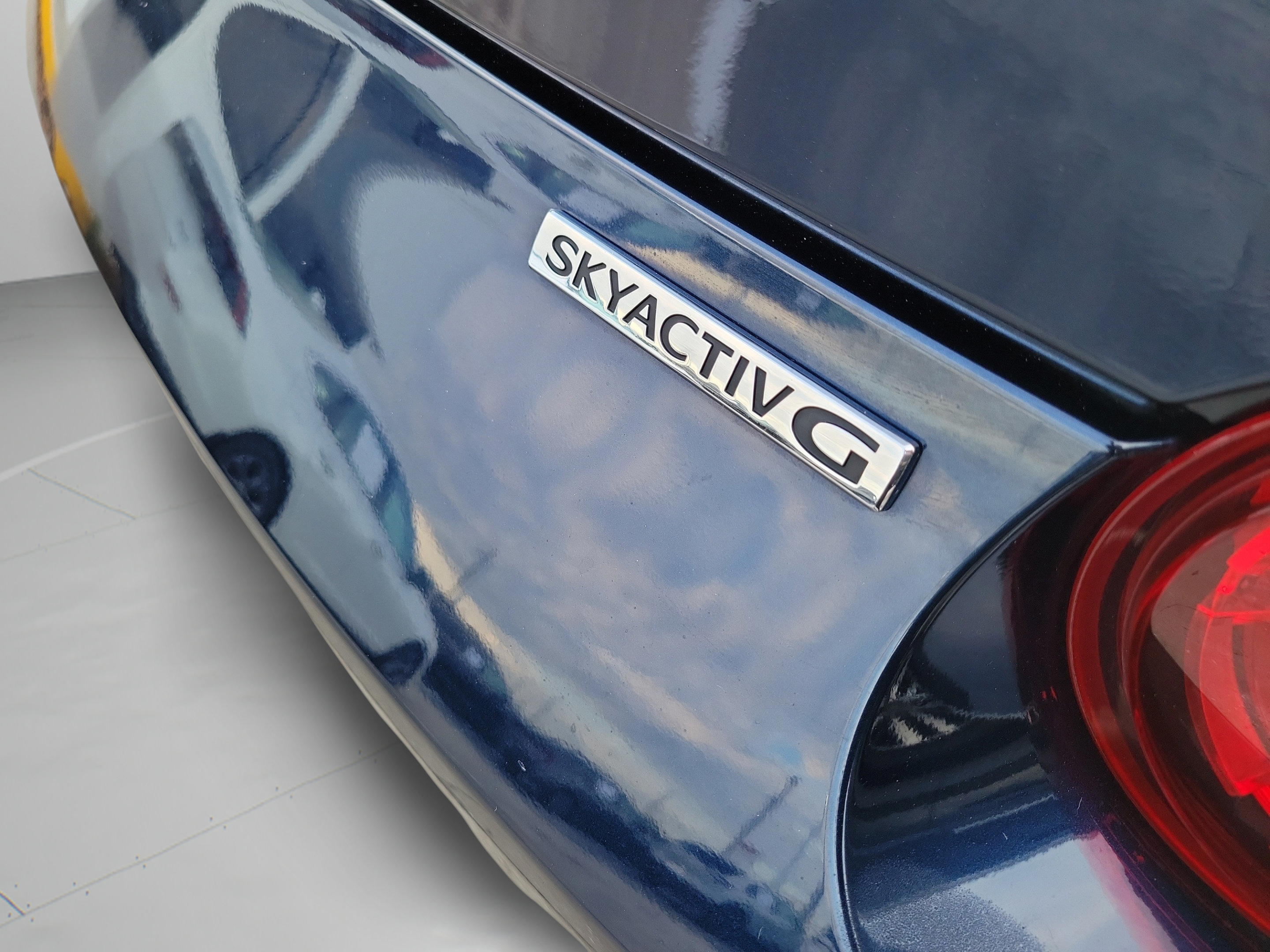 Used 2021 MAZDA MX-5 Miata RF Grand Touring RWD image 8