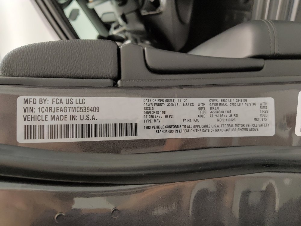 Used 2021 Jeep Grand Cherokee Laredo RWD image 33