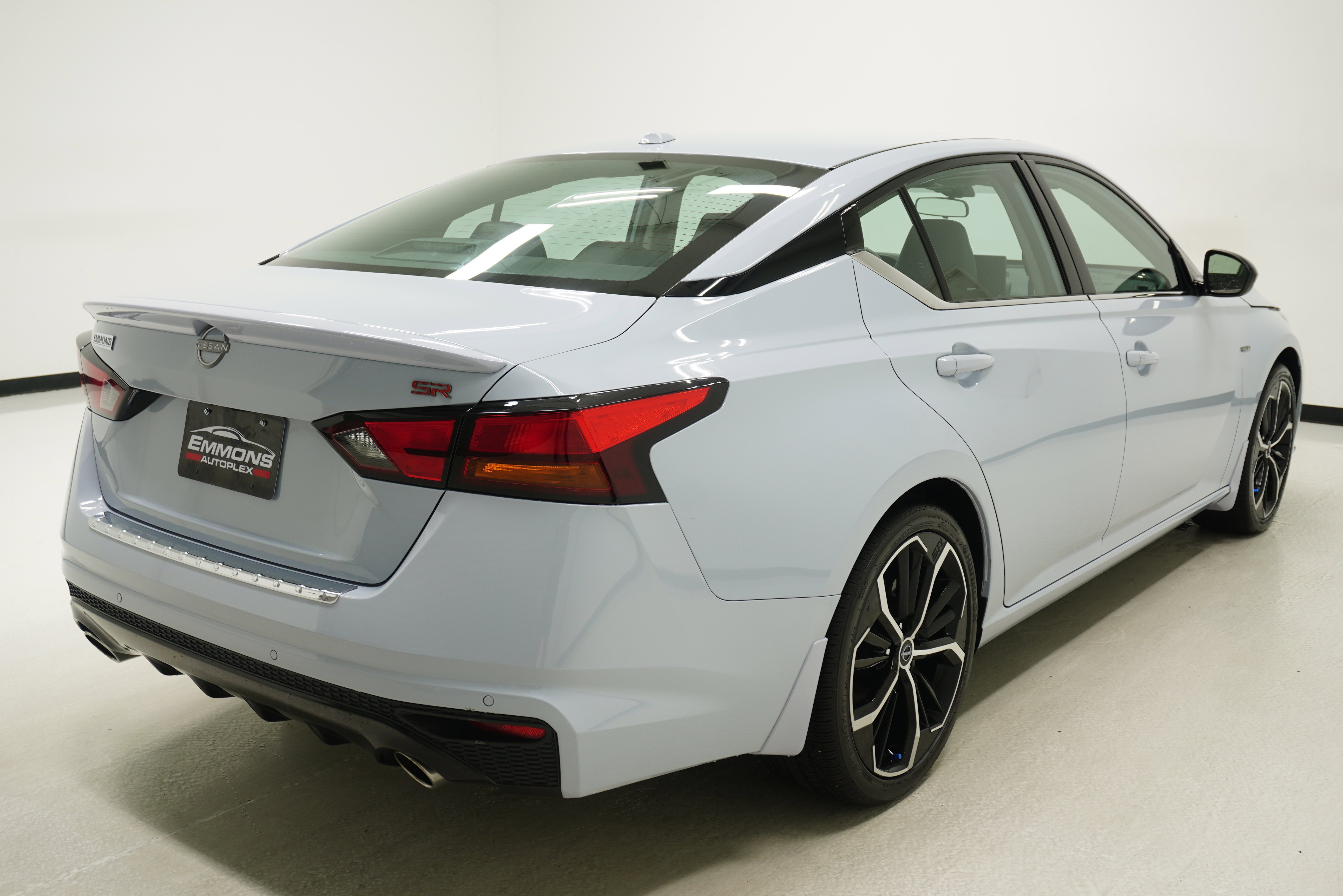 Used 2023 Nissan Altima 2.5 SR w/ SR Premium Package FWD image 4
