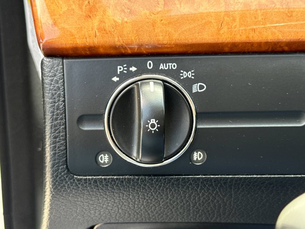 Used 2008 Mercedes-Benz E 350 4MATIC Sedan image 29