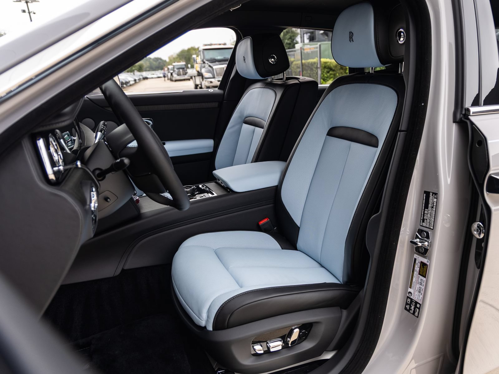 Used 2026 Rolls-Royce Ghost AWD/4WD image 32