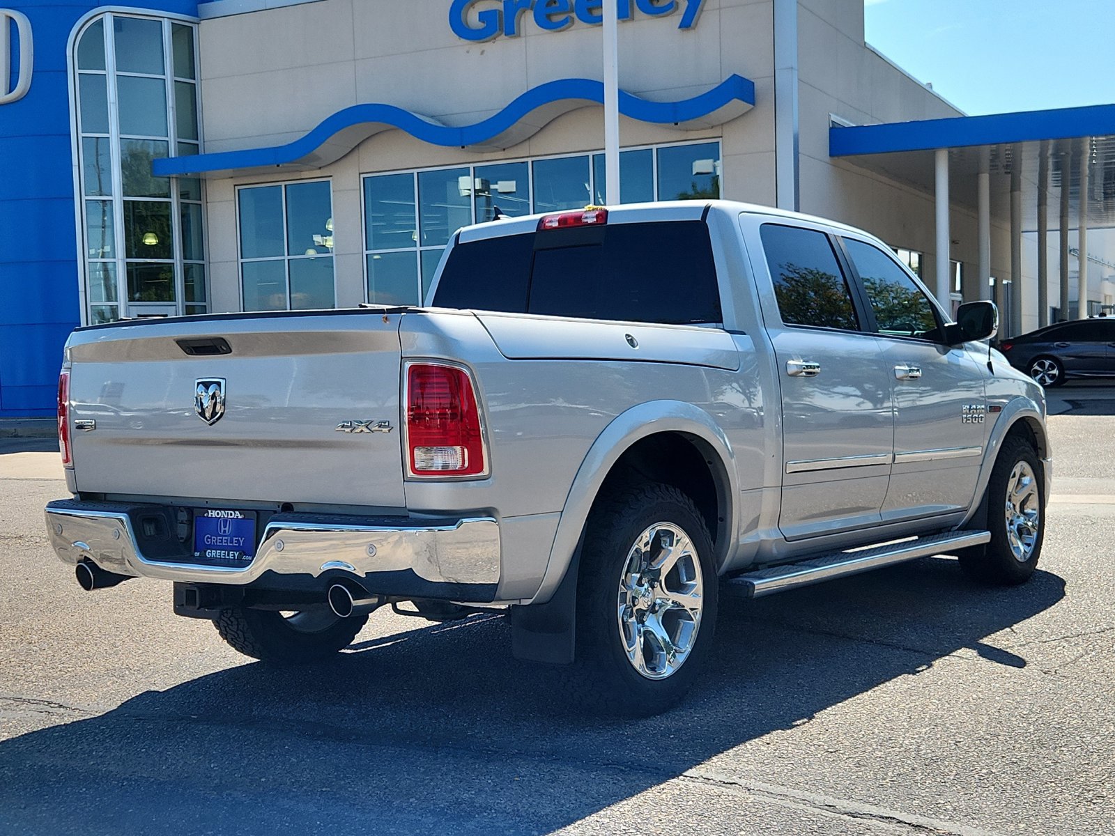 Used 2015 RAM 1500 Laramie w/ Convenience Group AWD/4WD image 5
