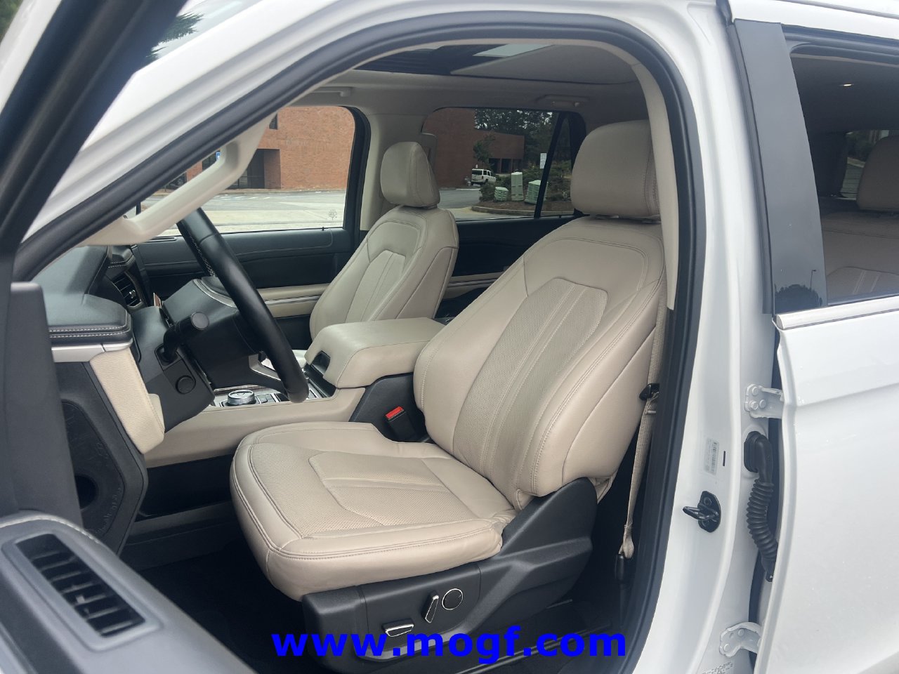 Used 2024 Ford Expedition Limited RWD image 20