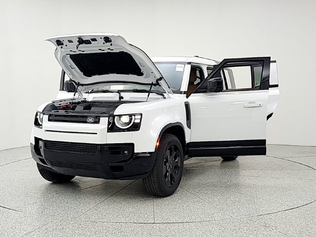 New 2026 Land Rover Defender 110 X-Dynamic SE AWD/4WD image 9