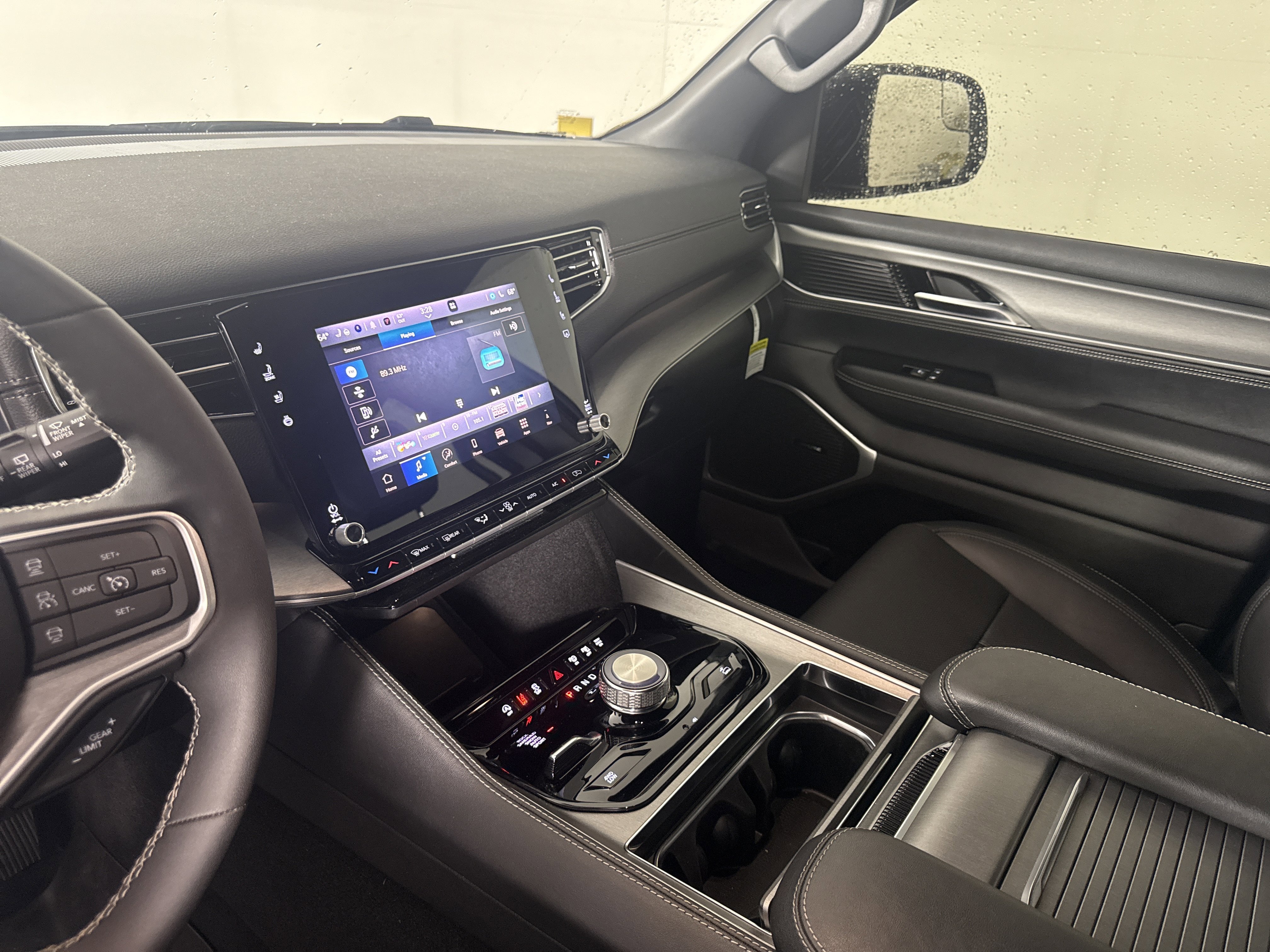 New 2025 Jeep Wagoneer 4WD w/ Convenience Group I image 26