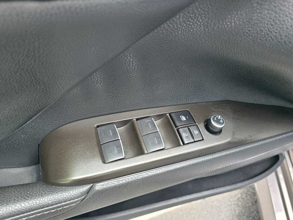 Used 2023 Toyota Camry XLE FWD image 18
