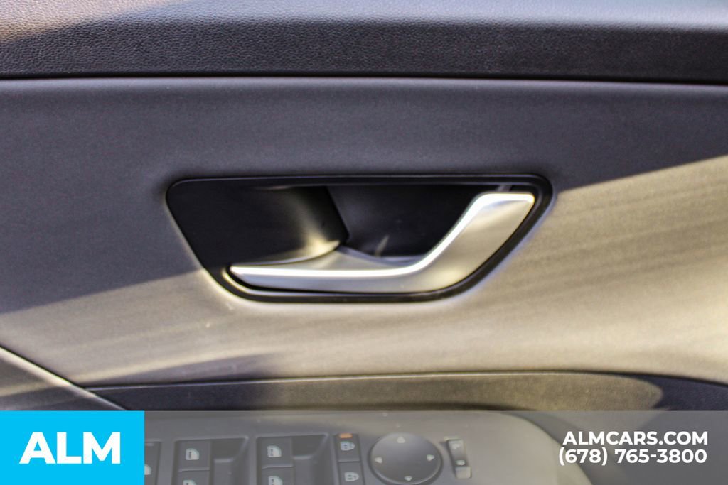 Used 2025 Hyundai Kona Limited image 40