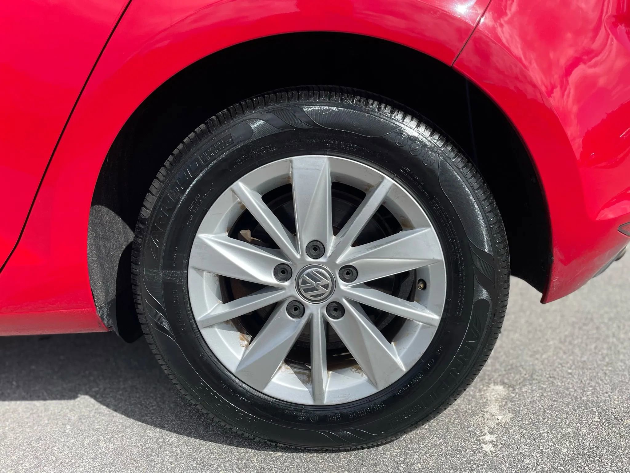 Used 2016 Volkswagen Golf S image 15