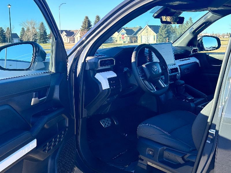 Used 2024 Toyota Tacoma TRD Sport image 9
