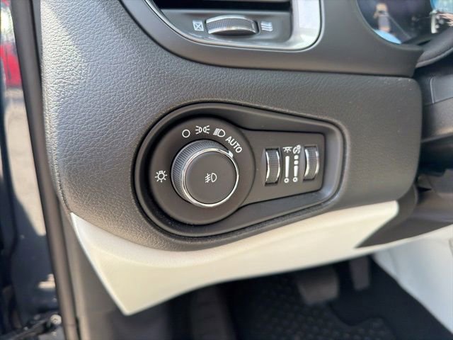 Used 2022 Jeep Renegade Limited w/ Sun, Sound & Wheels Group AWD/4WD image 24