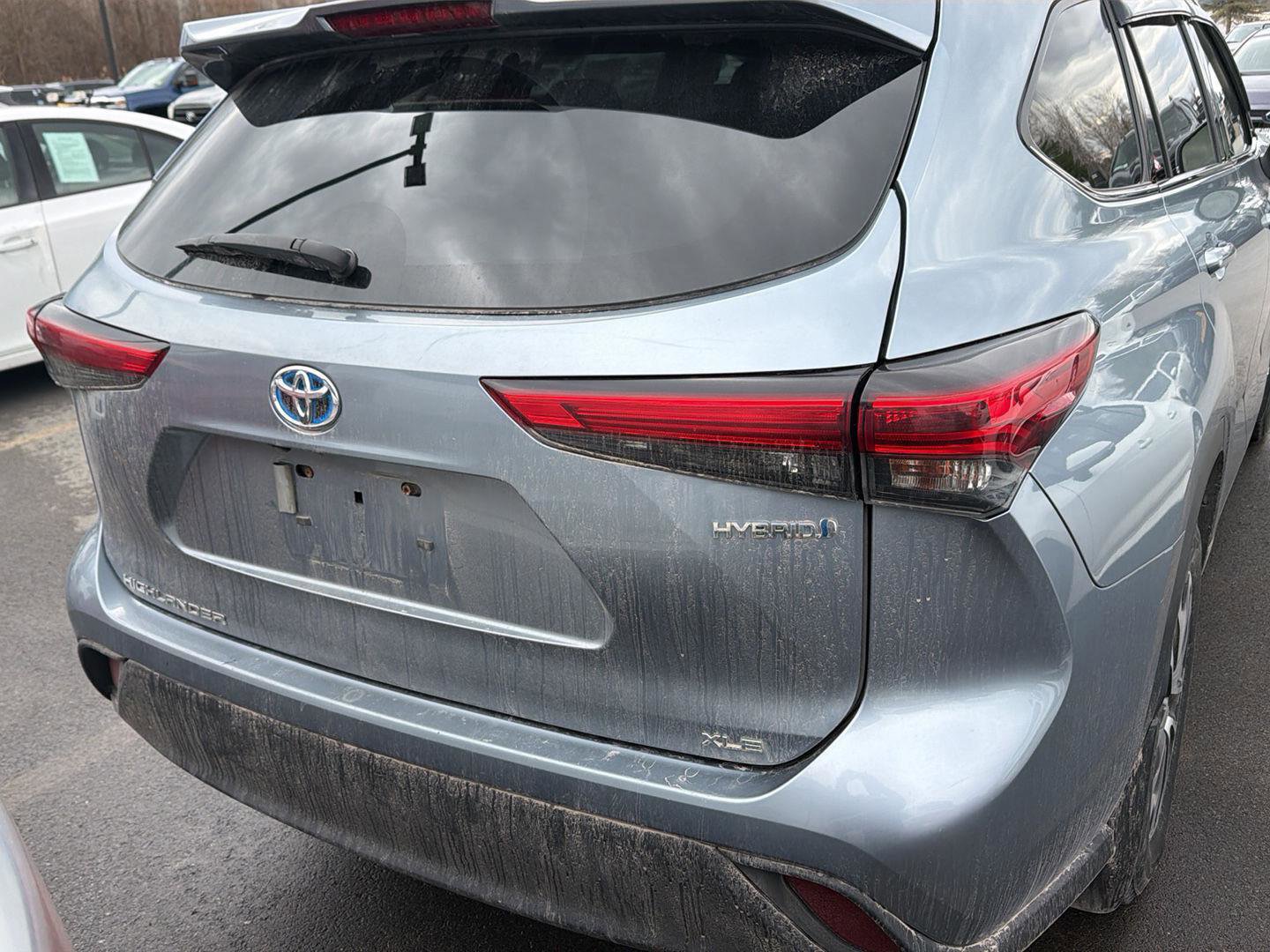 Used 2021 Toyota Highlander XLE AWD/4WD image 8
