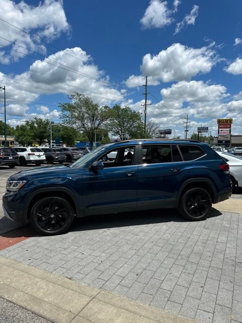 Used 2023 Volkswagen Atlas SE w/ Panoramic Sunroof Package FWD image 15