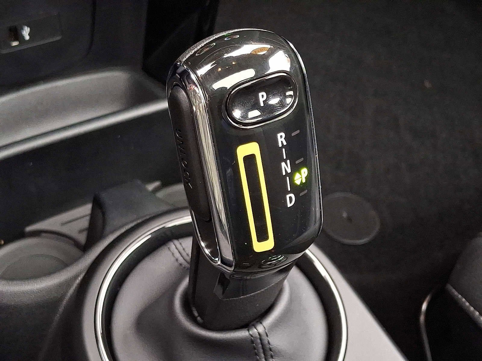 Certified 2024 MINI Cooper SE image 14