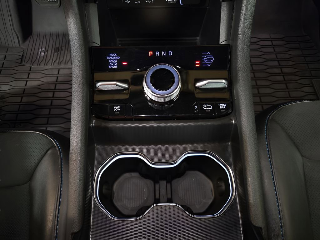 Used 2025 Jeep Grand Cherokee Trailhawk image 17