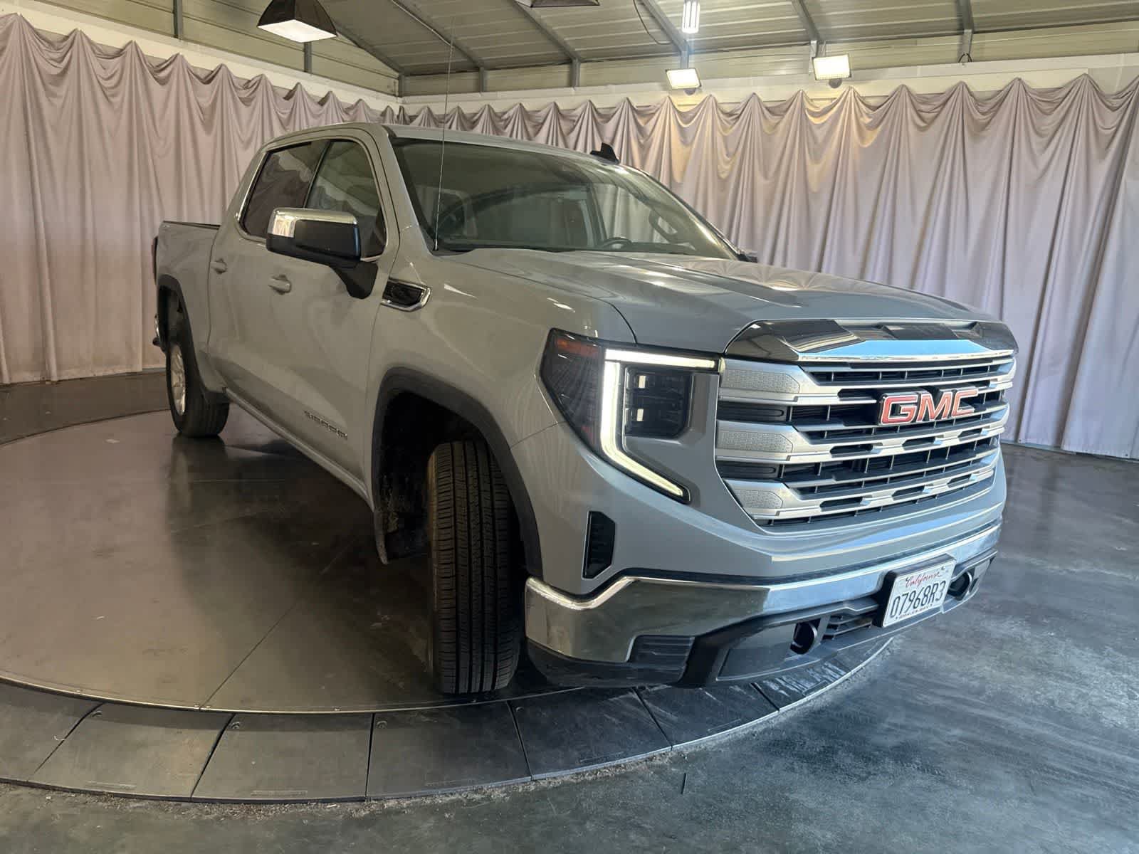 Used 2024 GMC Sierra 1500 SLE AWD/4WD image 3