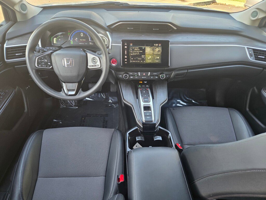 Certified 2018 Honda Clarity Plug-In Hybrid image 10