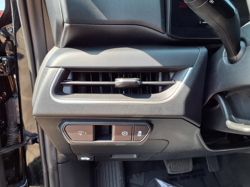 Used 2025 Kia K4 FWD image 7