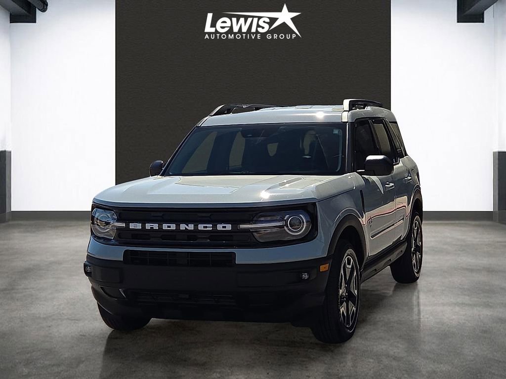 Used 2023 Ford Bronco Sport Outer Banks image 1