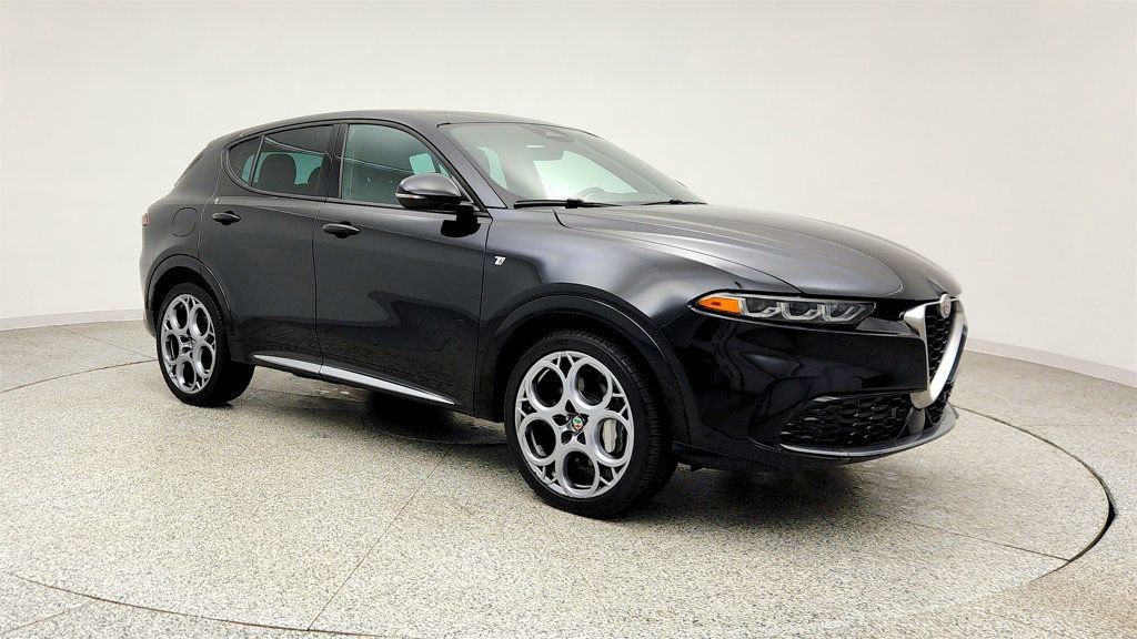 Used 2024 Alfa Romeo Tonale Ti w/ Premium Interior Package image 3