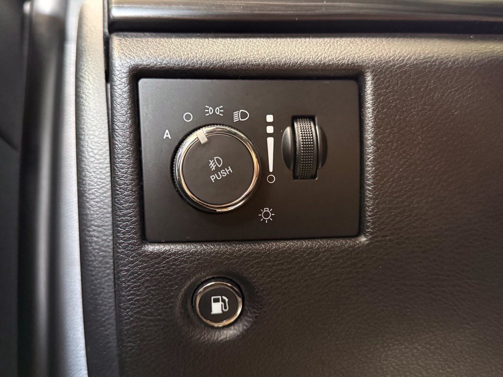 Certified 2020 Jeep Grand Cherokee Laredo AWD/4WD image 22